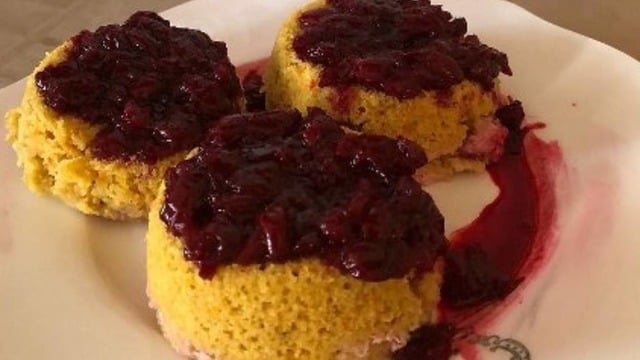 Rafine Şeker İçermeyen: Vişne Soslu Kek