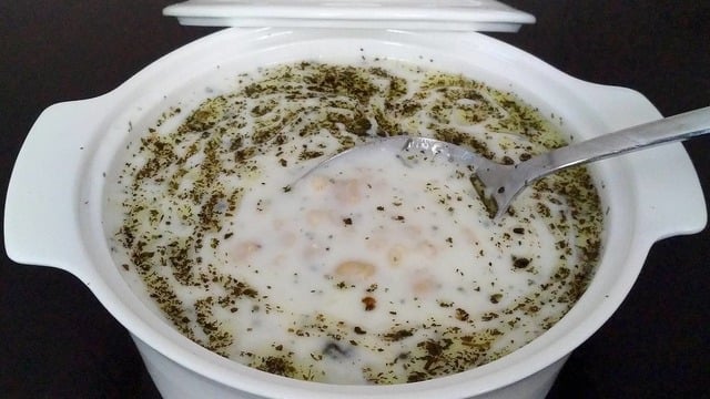 Yaz Sıcaklarında Kurtarıcı: Ayran Aşı Çorbası