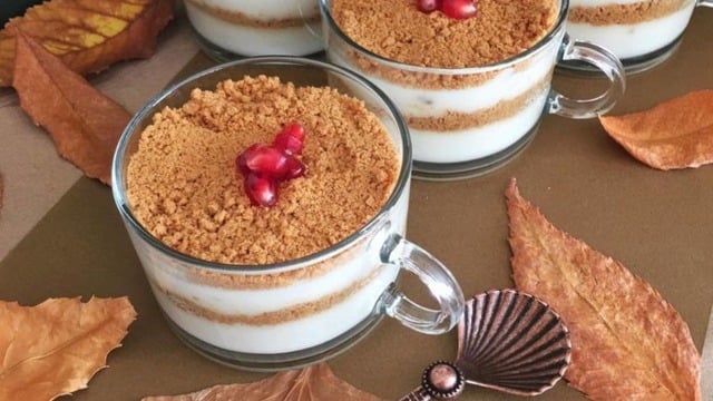 Tadı Hafif: Kupta Karamelli Bisküvili Tatlı
