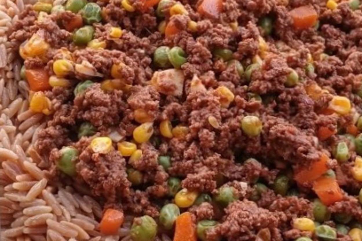 Tadı Şahane: Kıymalı Garnitürlü Şehriye Pilavı