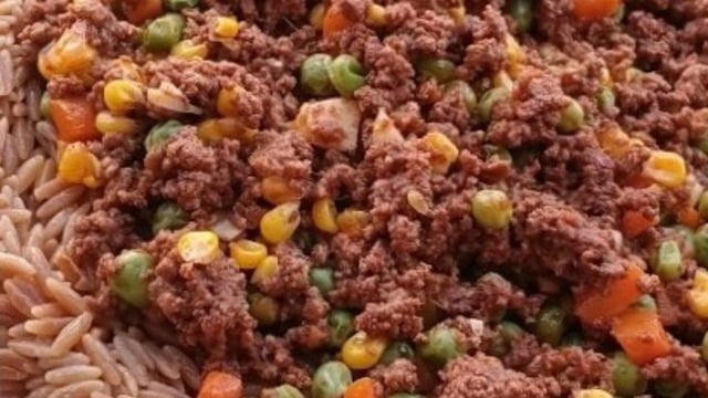 Tadı Şahane: Kıymalı Garnitürlü Şehriye Pilavı