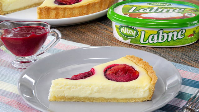 Her Çatalda Ayrı Mutluluk: Erikli ve Labneli Cheesecake Tart