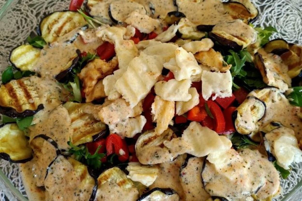 Yeşilin Her Tonu: Izgara Sebzeli Salata