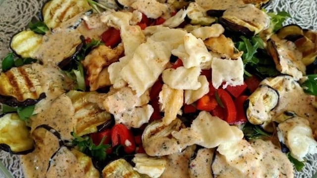 Yeşilin Her Tonu: Izgara Sebzeli Salata