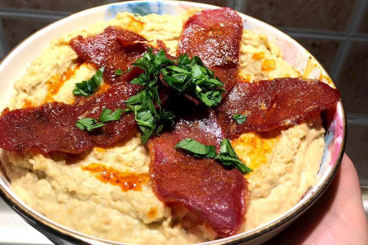 Orta Doğu Mutfağının Yıldızı: Pastırmalı Humus