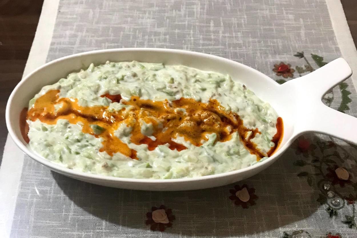 Meze Sevenlere: Pratik Kabak Tarator