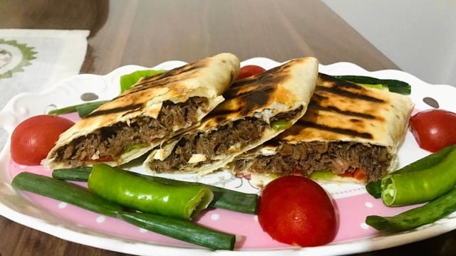 Ağızda Dağılan Dokusuyla: Etli Wrap
