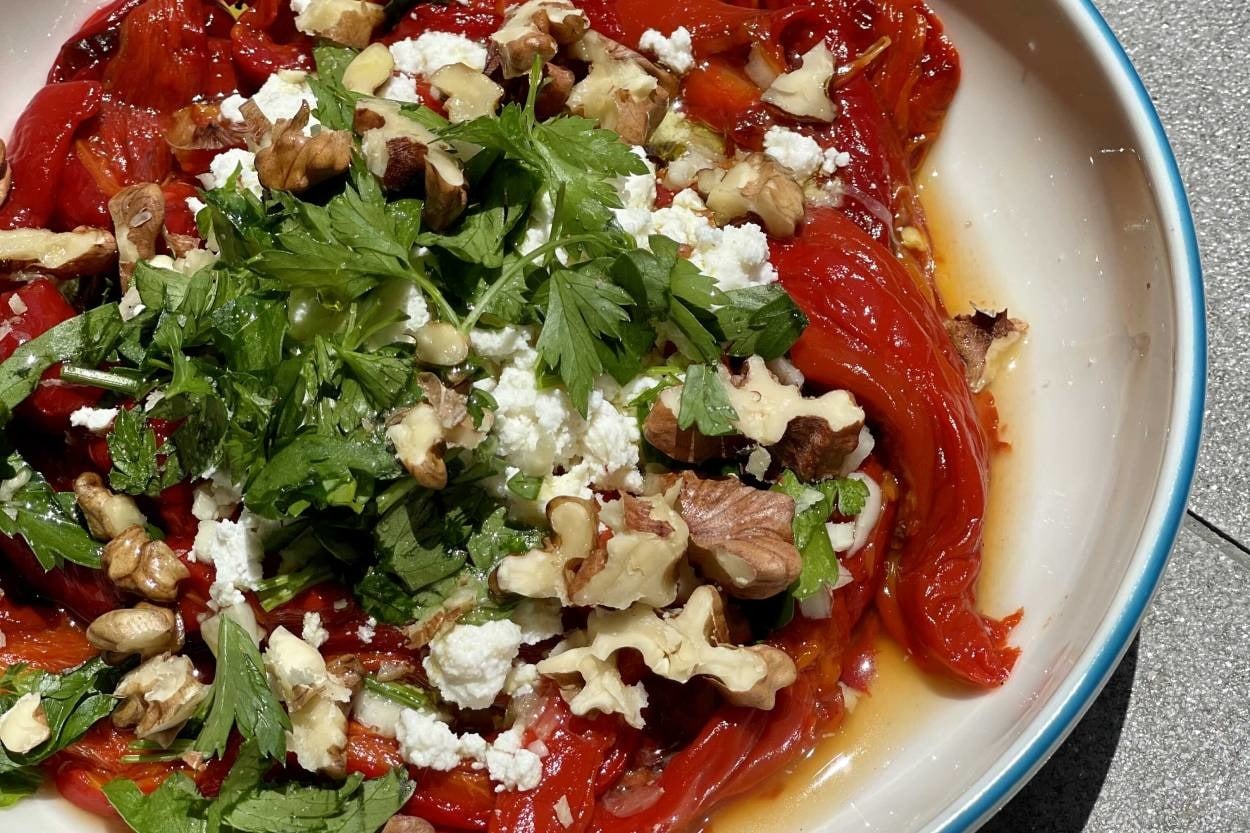 Ekmek Banmaya Hazır Olun: Köz Biber Salatası