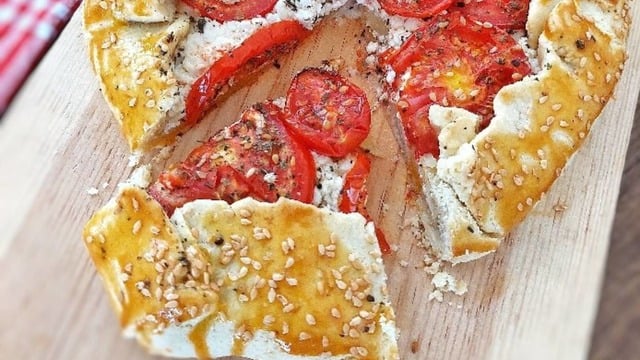 Kıyır Hamuruyla: Domatesli Galette
