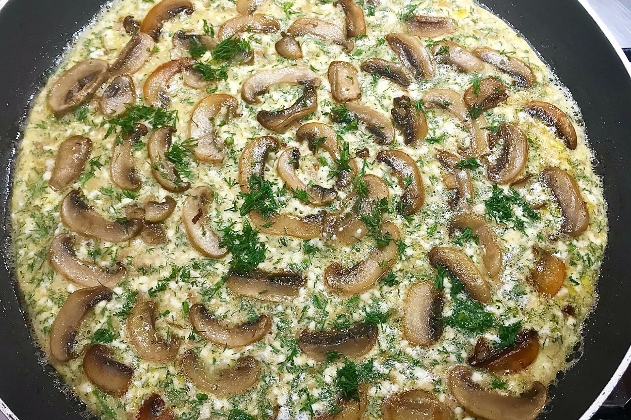 Proteinli Kahvaltılık: Mantarlı Cevizli Omlet