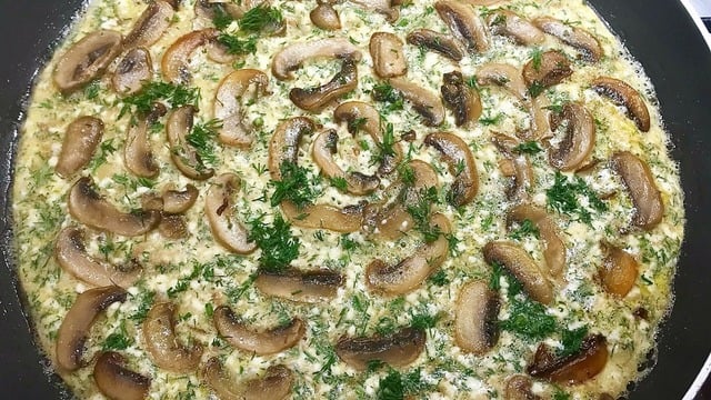 Proteinli Kahvaltılık: Mantarlı Cevizli Omlet