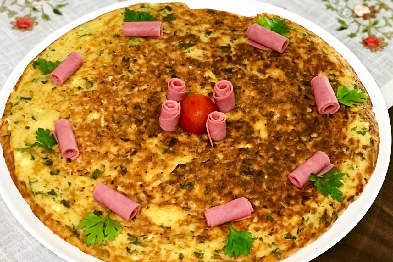 Çay Demlenene Kadar Hazır: Tavada Patatesli Peynirli Kek