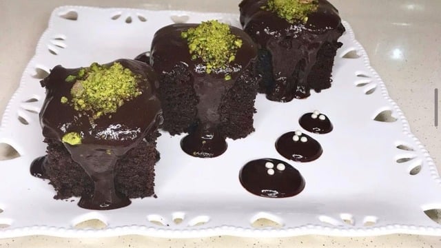 Mikrodalgada Pişiyor: 10 Dakikada Çikolatalı Kek