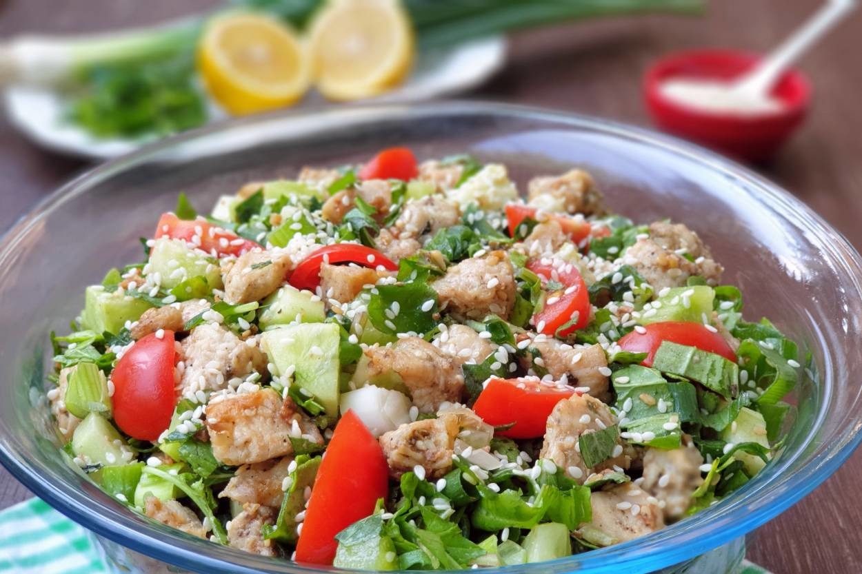 Uyumu Şahane: Susamlı Tavuk Salatası