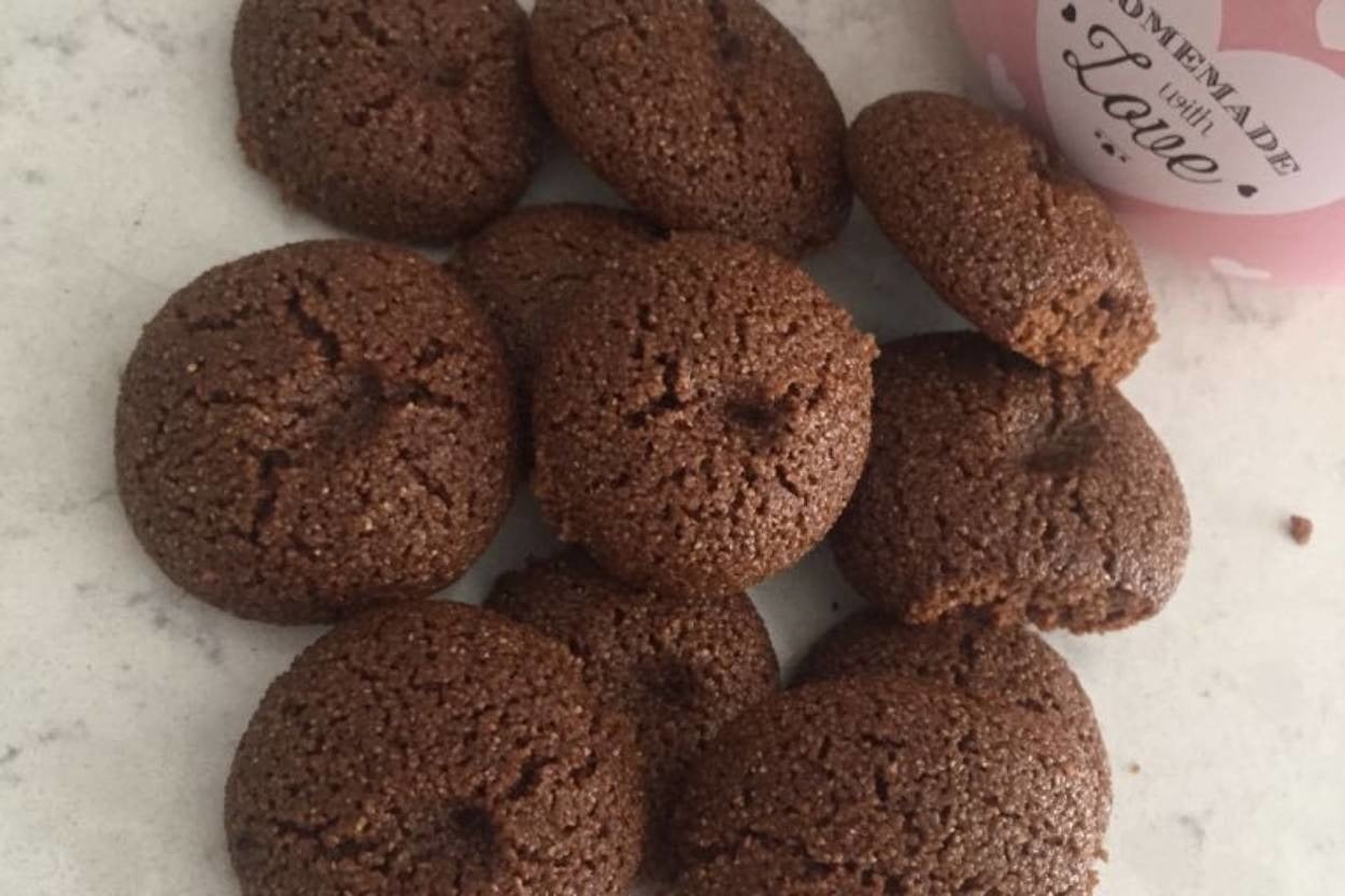 Glutensiz Lezzet: Tahinli Pekmezli Toplar