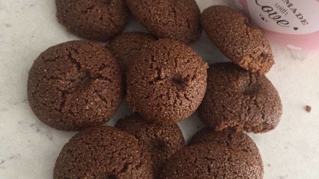 Glutensiz Lezzet: Tahinli Pekmezli Toplar