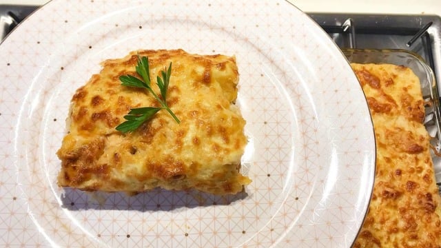 Her Katmanı Lezzet Dolu: Beşamel Soslu Tavuk