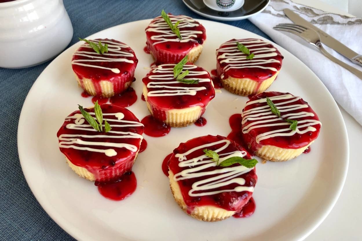 Görünümü Şık: Böğürtlenli Mini Cheesecake