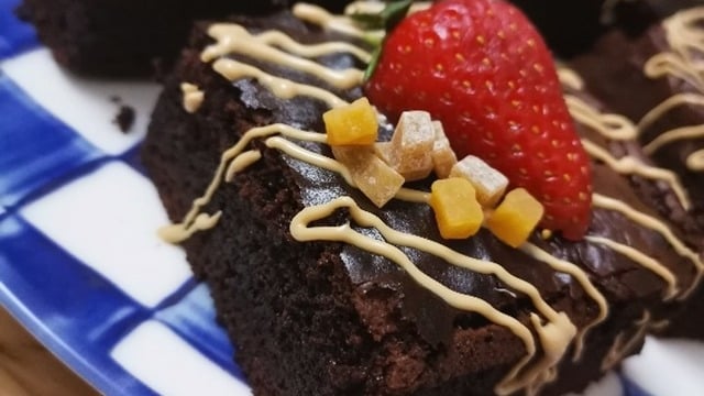Islak Kekle Karıştırma: Az Malzemeli Brownie
