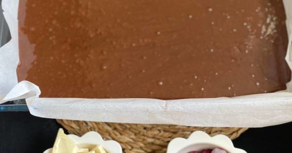 visneli-beyaz-cikolatali-brownie-adim-3
