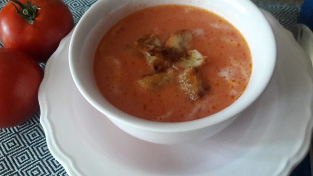 Sofralara Yer Açın: Kremalı Közlenmiş Domates Çorbası