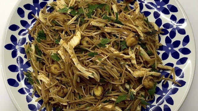 Sağlık ve Doyurucu: Tavuklu Tel Şehriye Salatası