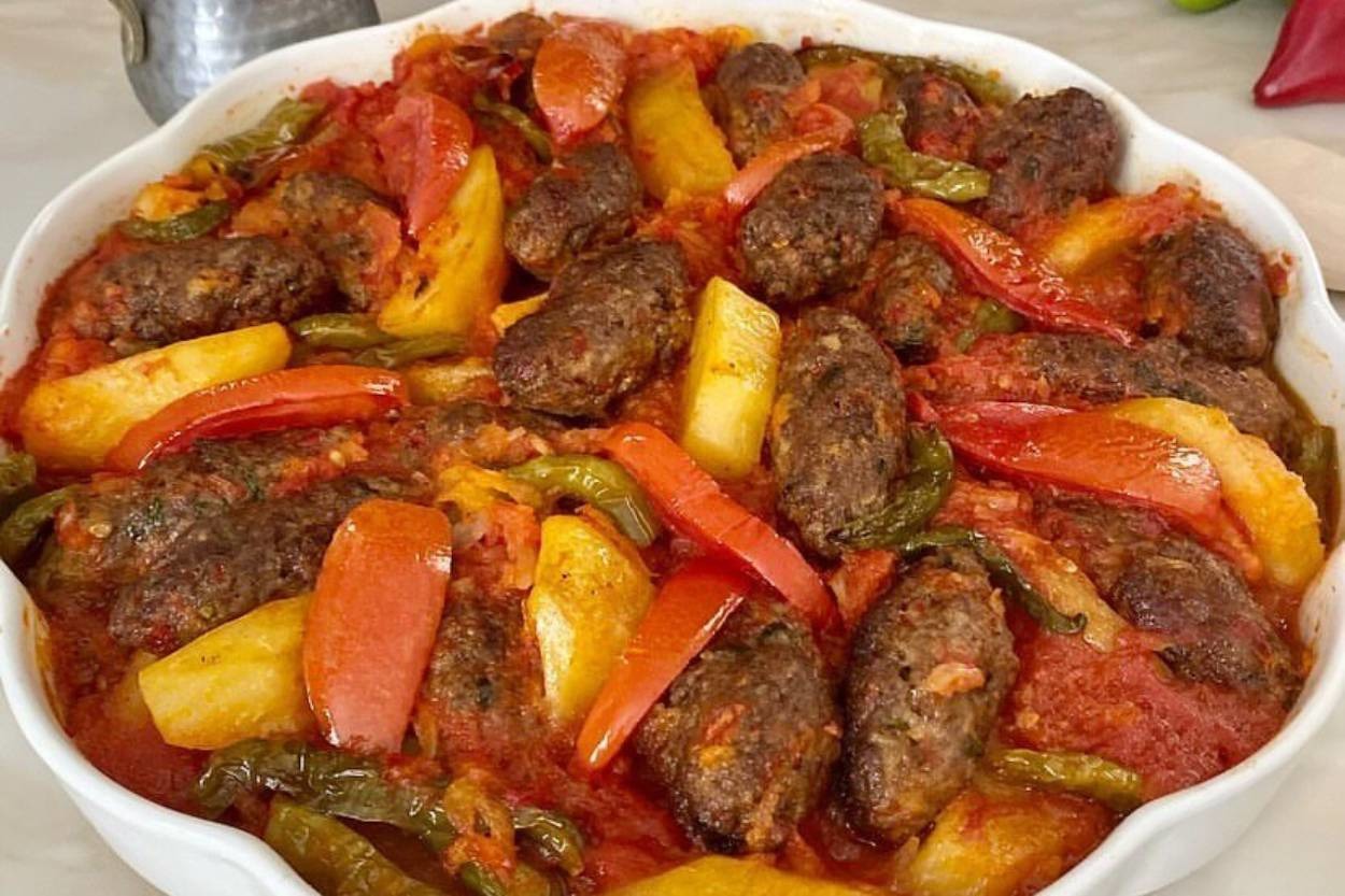 Tam Bir Ana Yemek: İzmir Köfte