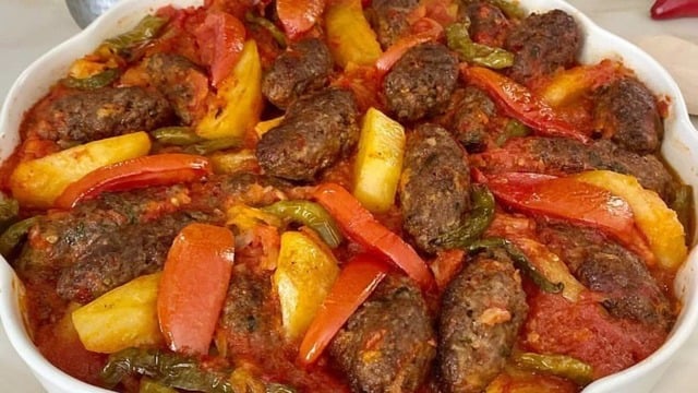 Tam Bir Ana Yemek: İzmir Köfte
