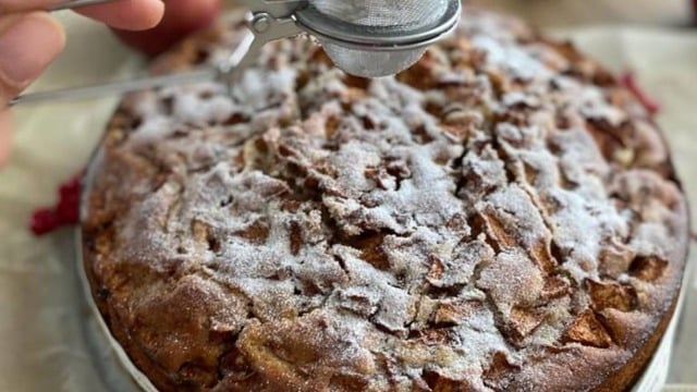 Kokusu Buram Buram: Elmalı Tarçınlı Kek