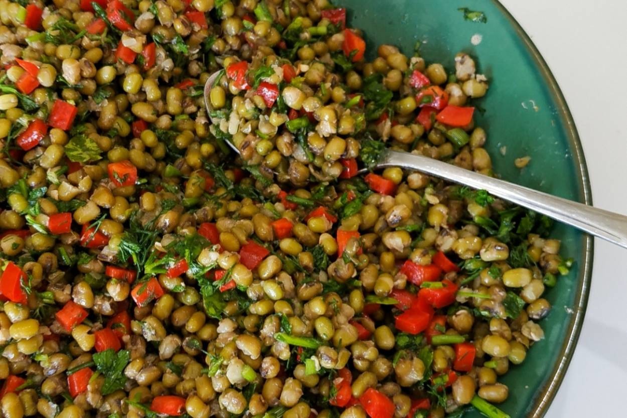 Yüksek Proteinli Vegan: Maş Fasulyesi Salatası
