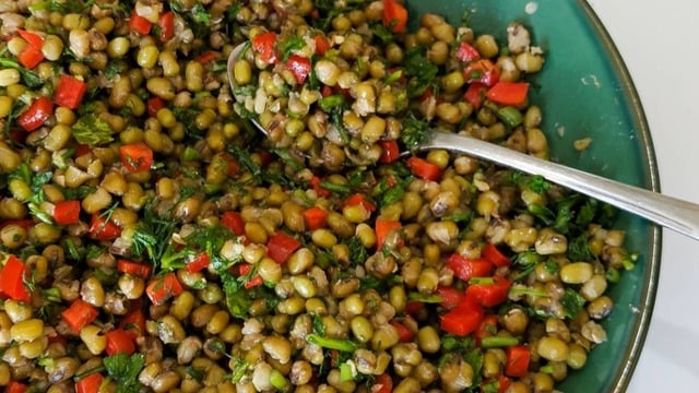 Yüksek Proteinli Vegan: Maş Fasulyesi Salatası