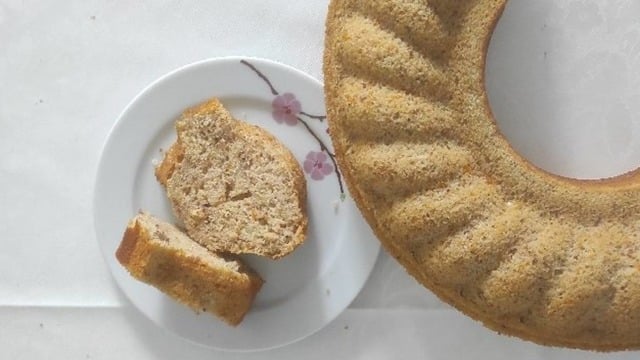 Yumuşak Dokusuyla: Havuçlu Tarçınlı Cevizli Kek