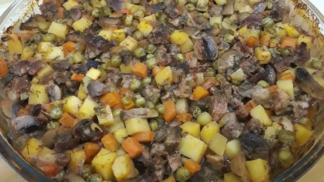 Kalabalık Sofralara: Tepside Kağıt Kebabı