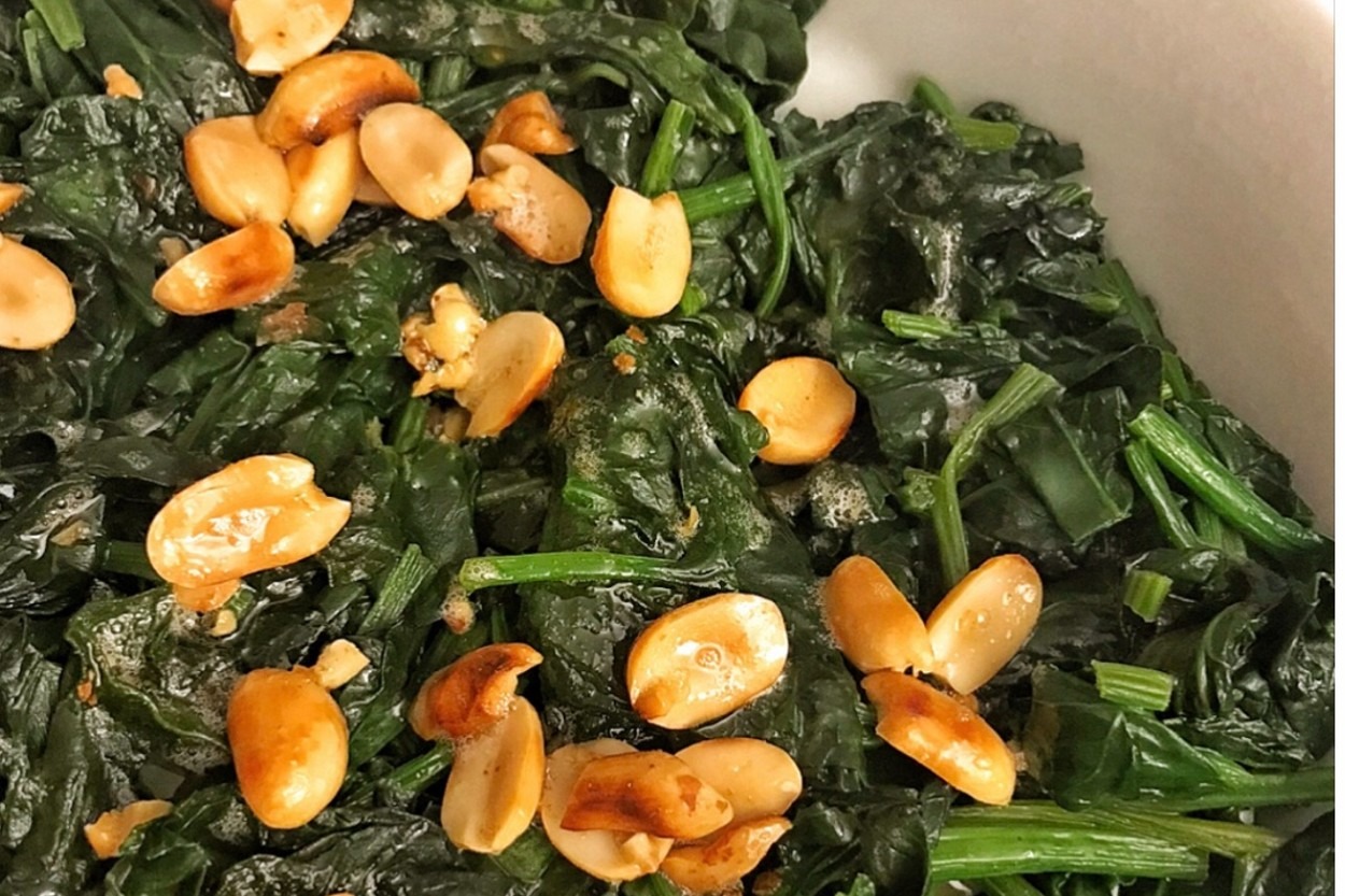Yer Fıstığı da Var: Ispanak Salatası
