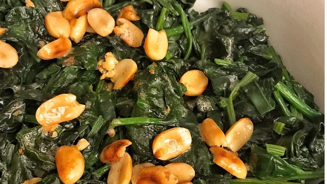 Yer Fıstığı da Var: Ispanak Salatası