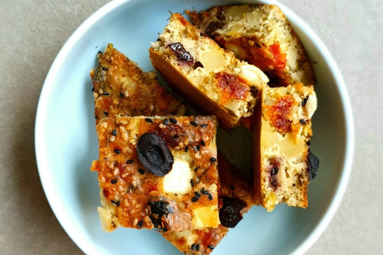 Patates, Zeytin ve Peynir de Var: Kuru Domatesli Kek