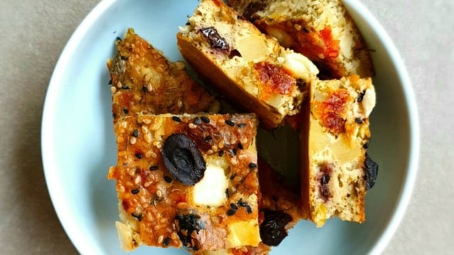 Patates, Zeytin ve Peynir de Var: Kuru Domatesli Kek