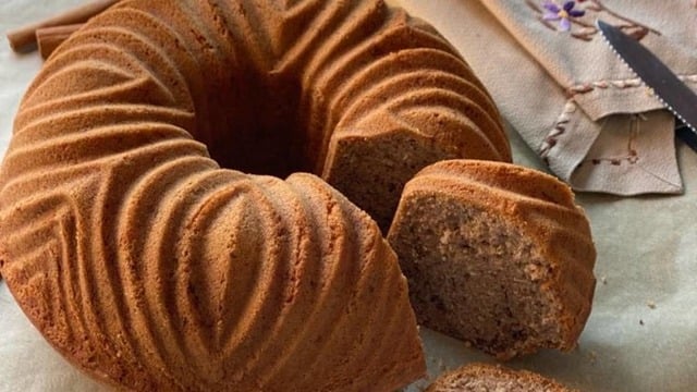 Dokusu Nefis: Kaynar Sulu Kek