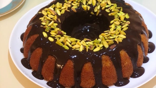 Büyük Kalıpta: Çikolata Soslu Kek