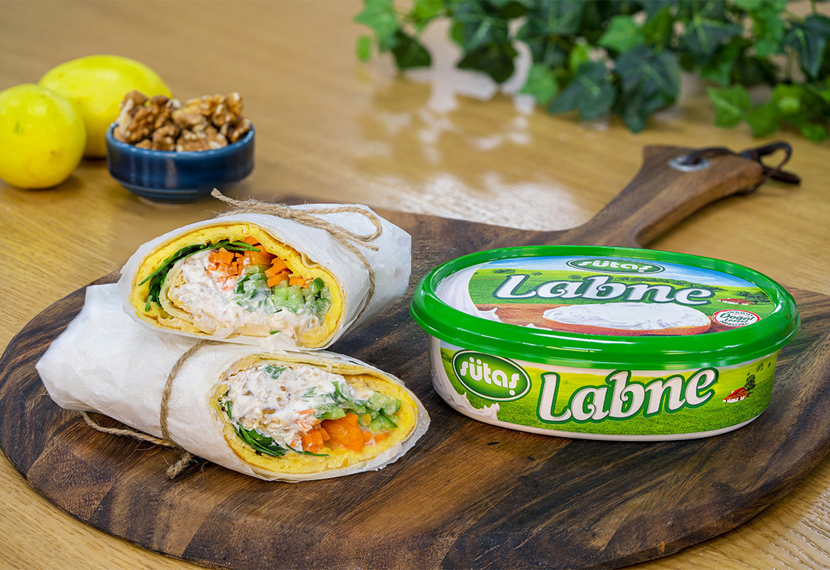 Kahvaltının Yıldızı: Labneli Omlet Dürüm Tarifi