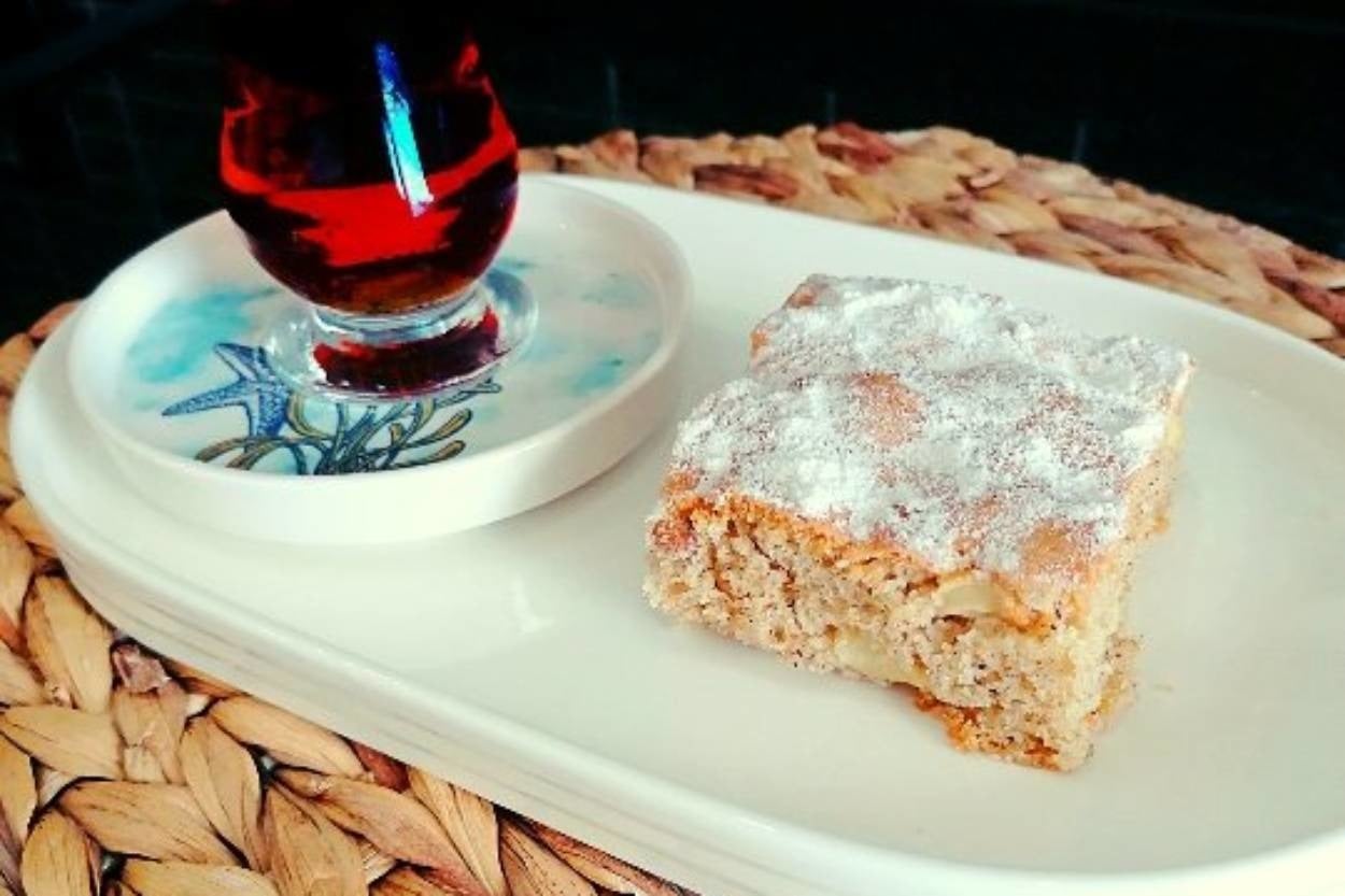 Kokusu Evi Saran: Elmalı Tarçınlı Kek