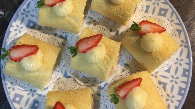 Her Dilimi Lezzet Dolu: Porsiyonluk Çilekli Rulo Pasta