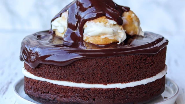 Tadı Damakta Kalan: Çikolatalı Profiterollu Pasta