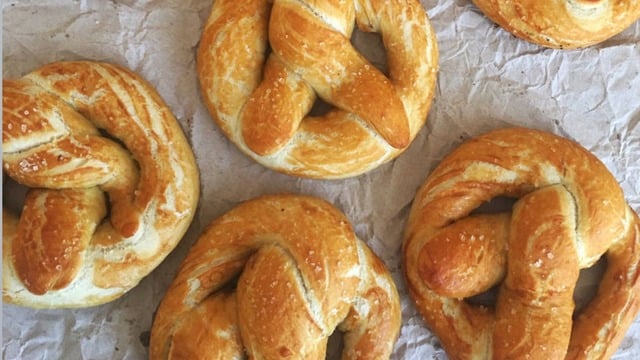 Simit Niyetine: Ev Yapımı Pretzel