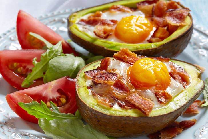 Avokado İçinde Yumurta Tarifi