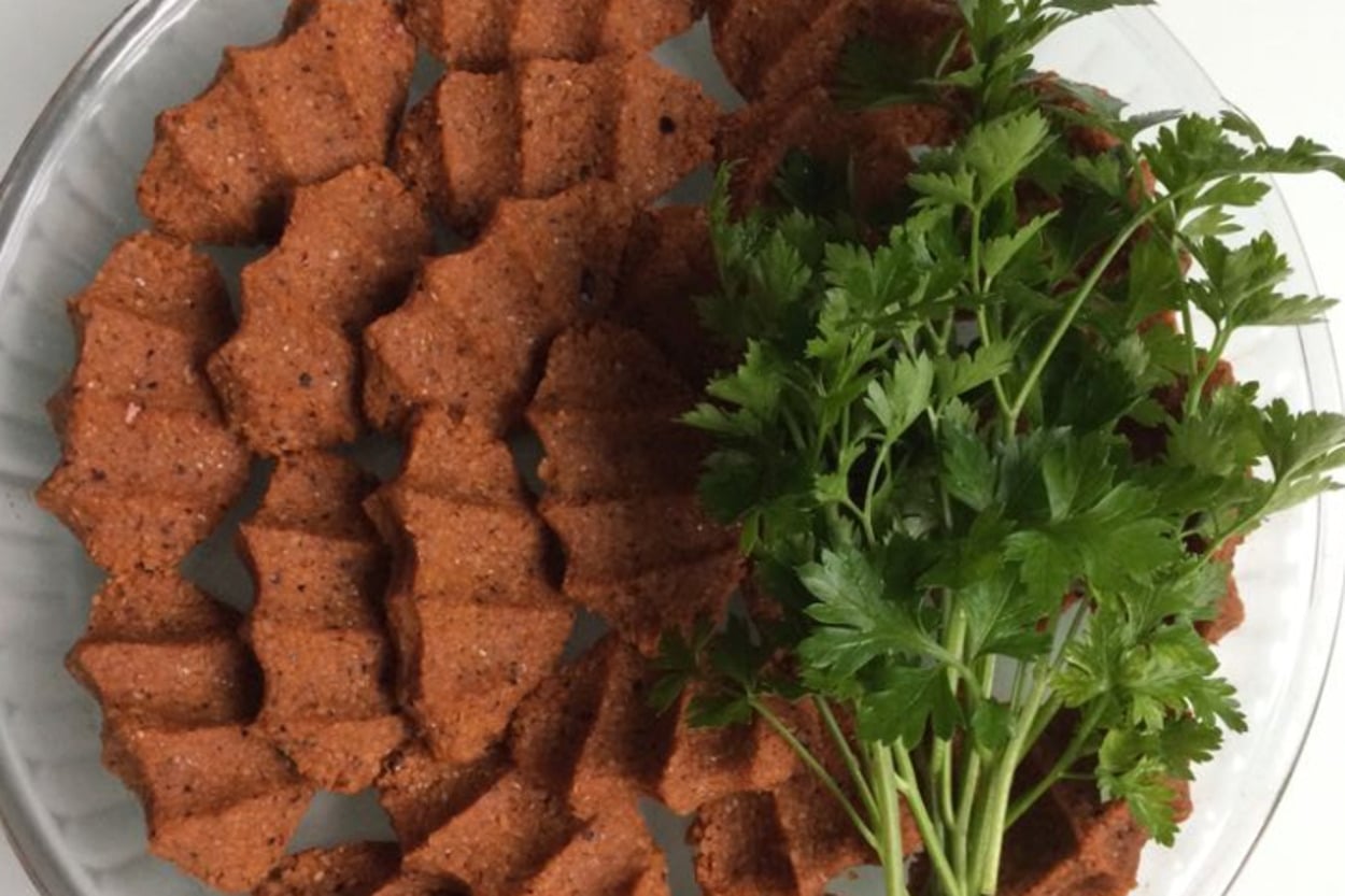Hazırını Unutturacak: Etsiz Çiğ Köfte