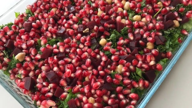 Kırmızı ve Yeşilin Uyumu: Kırmızı Pancar Salatası
