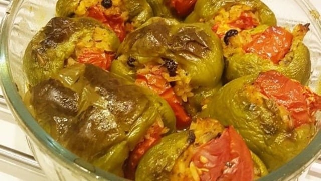 Tadı Bir Başka: Fırında Zeytinyağlı Biber Dolması