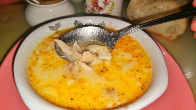 Sirke ve Sarımsakla: Tavuk Paçası Çorbası