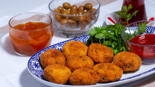 Dakikalar İçinde Hazır: Kahvaltılık Labne Köftesi